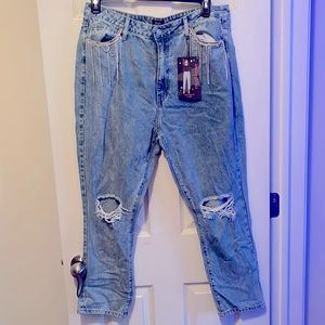 Simple society size 17